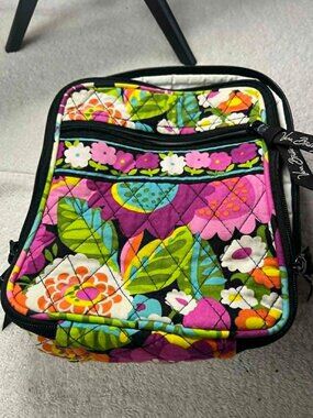 Vera Bradley VaVa Bloom pattern small lunch bag